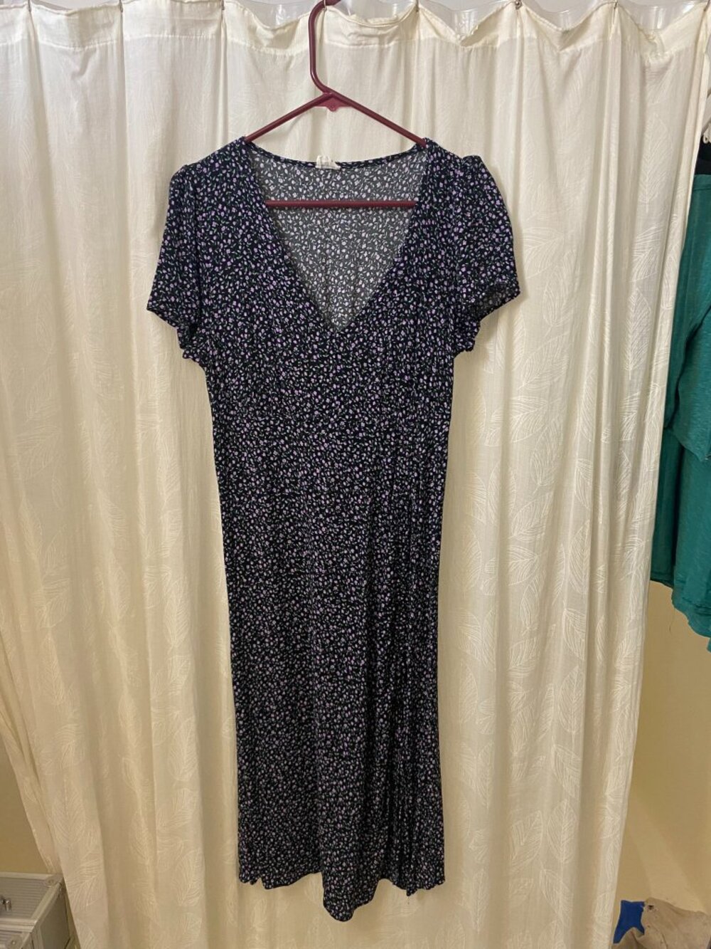 Cotton On Floral Print Knee Length dress size Medium leg slit